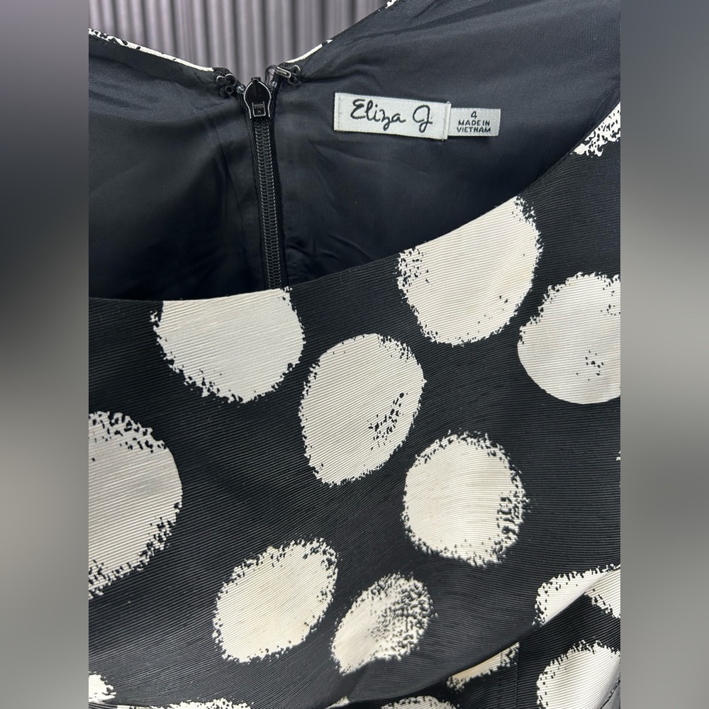Women’s Eliza J Designer Black White Polka Dot Polyester Sleeveless Dress Size 4 - Picture 3 of 4